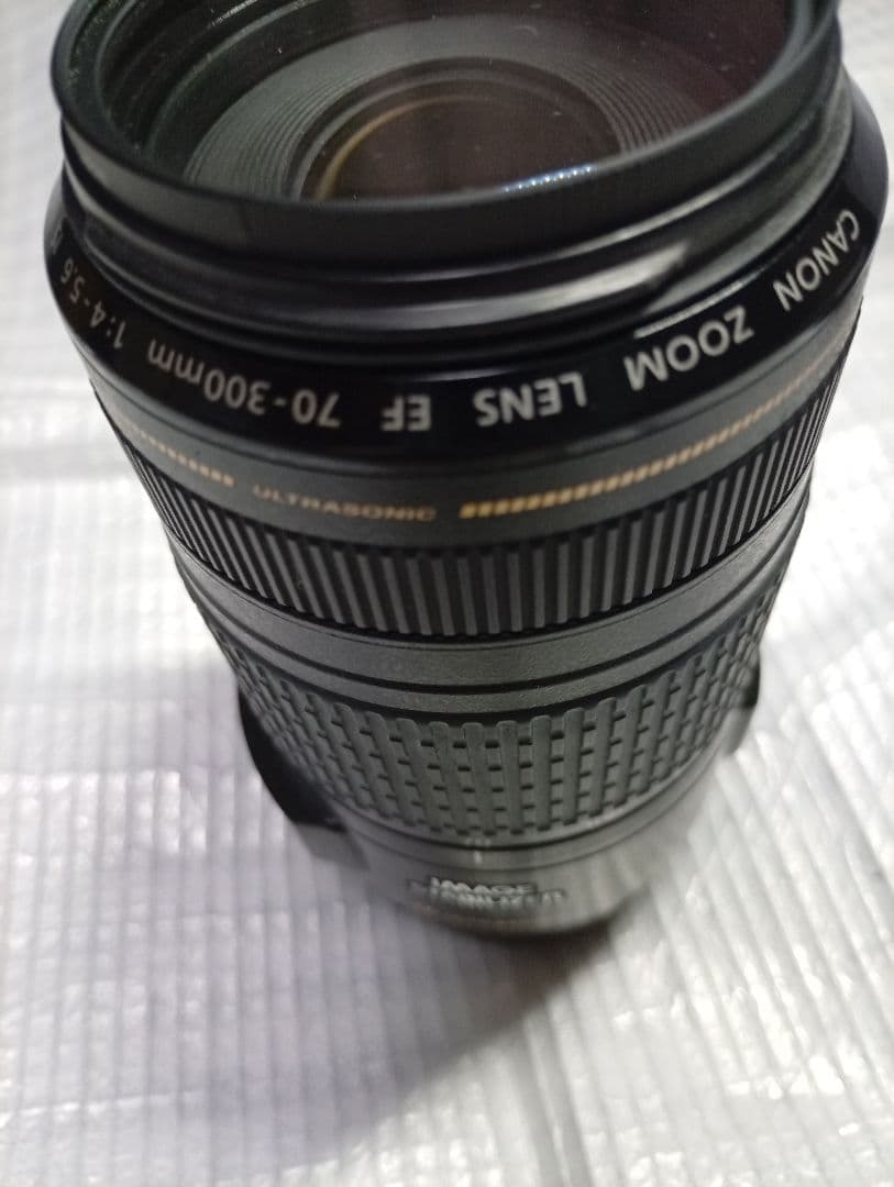 CANON EF70-300m 1:4-5.6 IS USM ズームレンズ