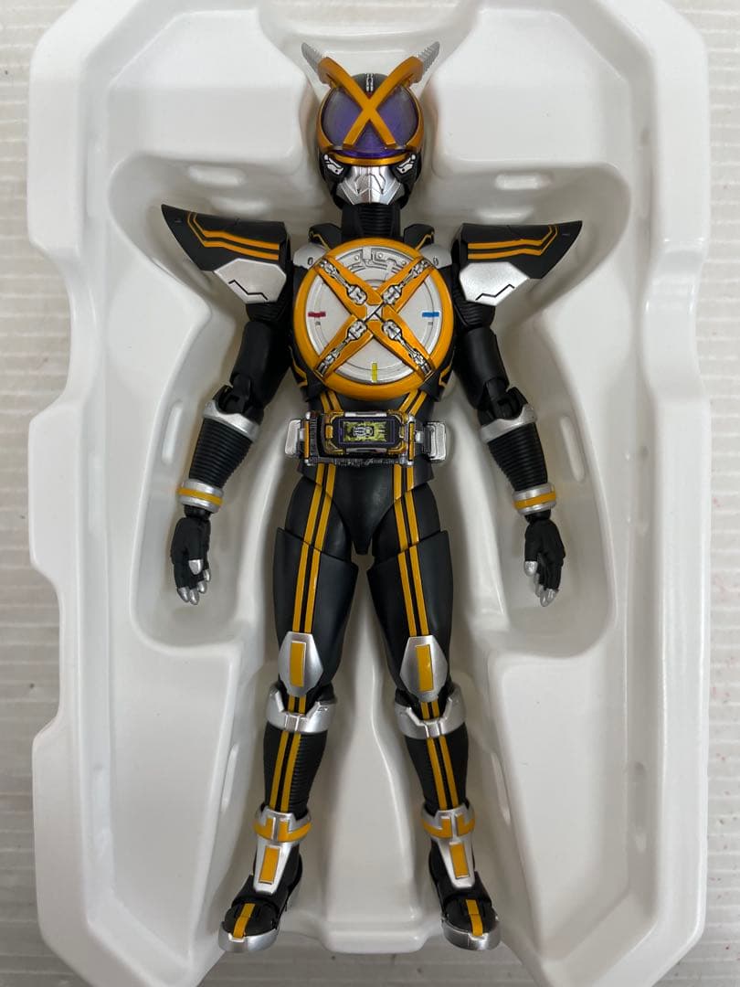 kntoy61-0431 S.H.Figuarts 仮面ライダーネクストカイザ