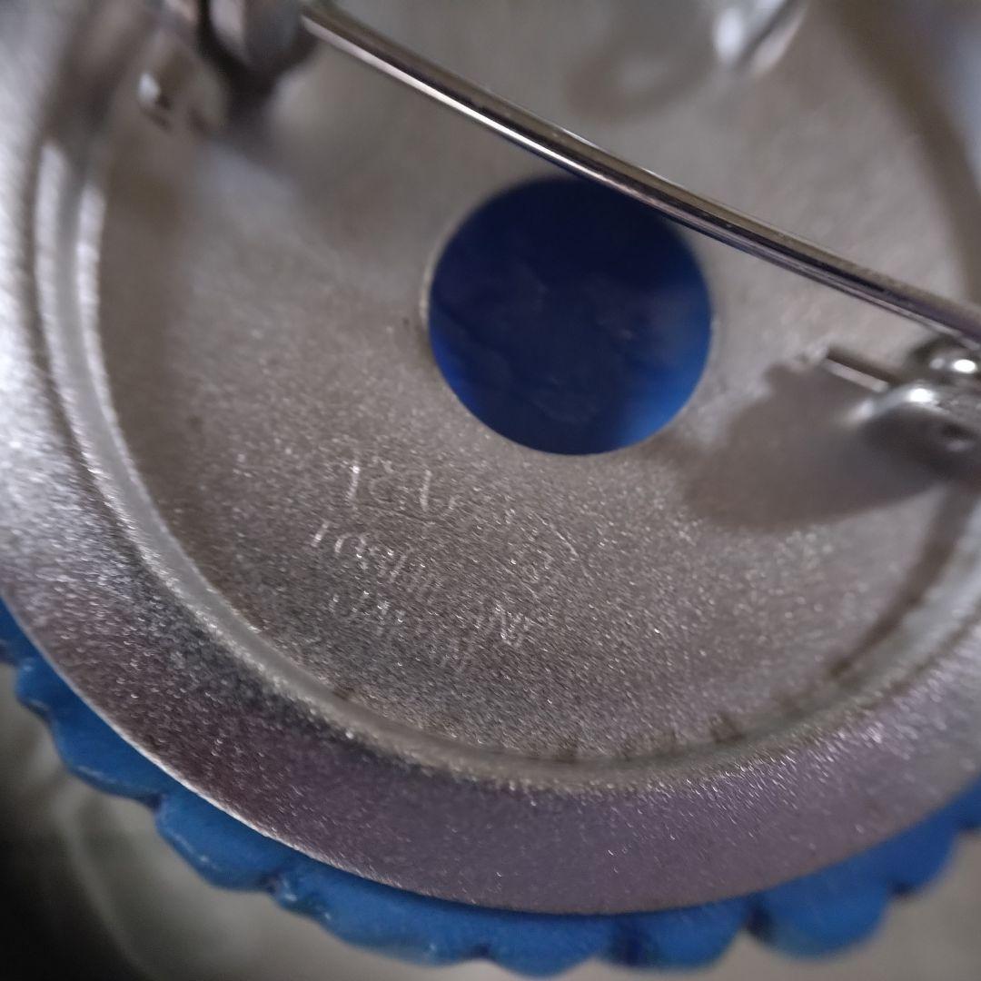 日本製ヴィンテージ　俊兼　トシカネ　有田焼　焼き物　ブルーフラワー　花　ブローチ