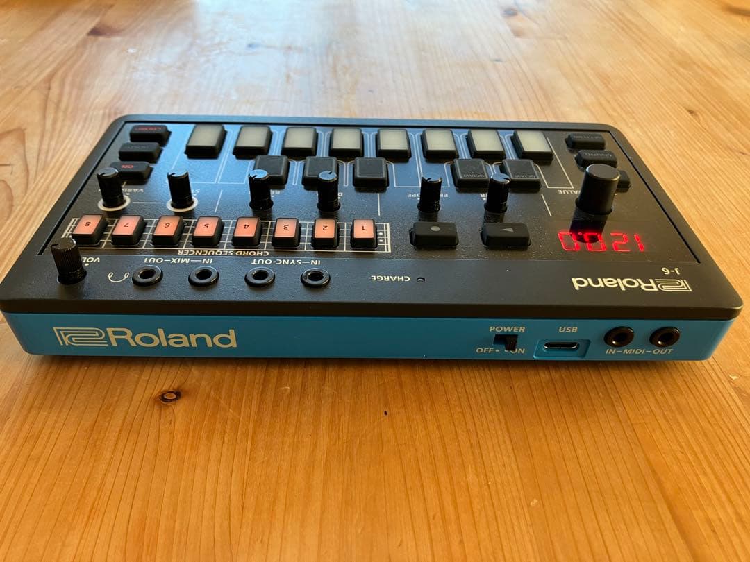 Roland J-6 シンセサイザー