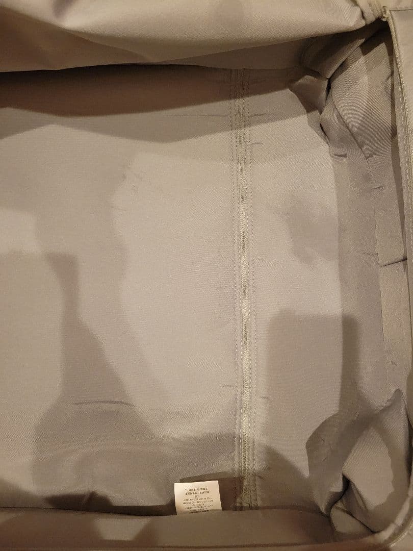 キャリーバーの高さを自由に調節できるストッパー付きハードキャリー 87Ｌネイビー