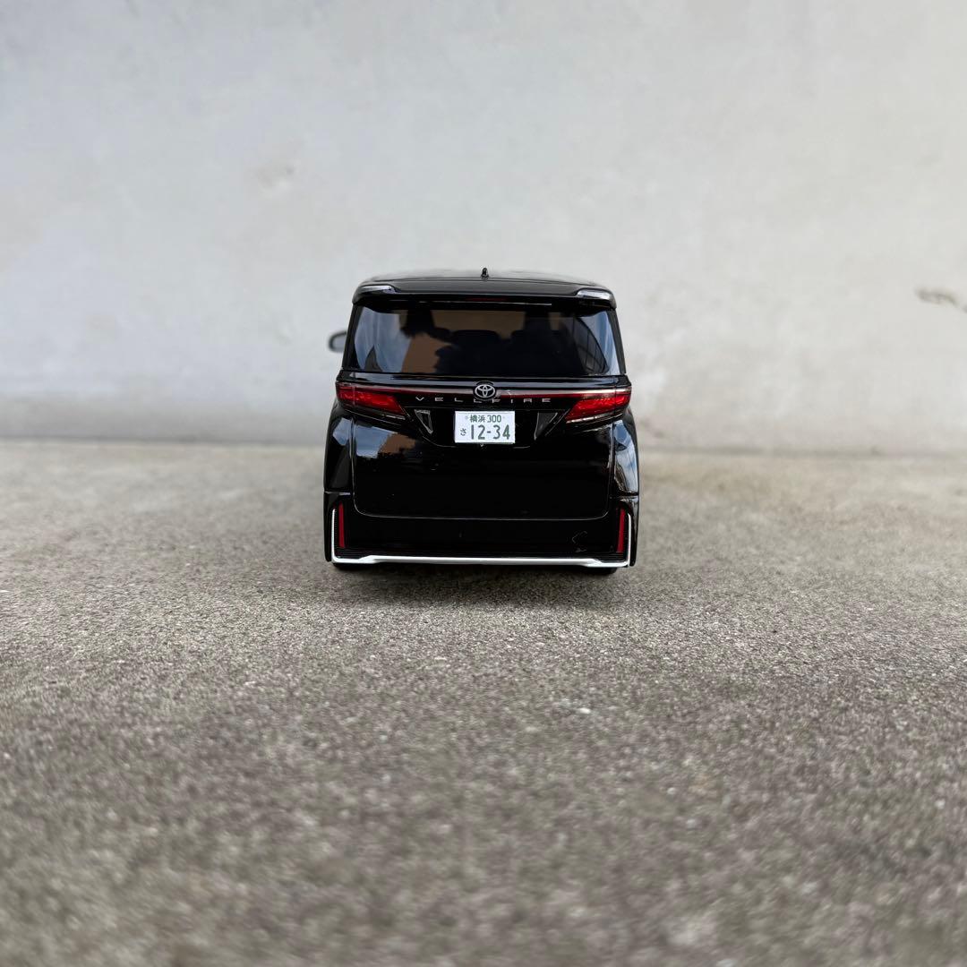 1/30 トヨタ ヴェルファイア カラーサンプル ミニカー