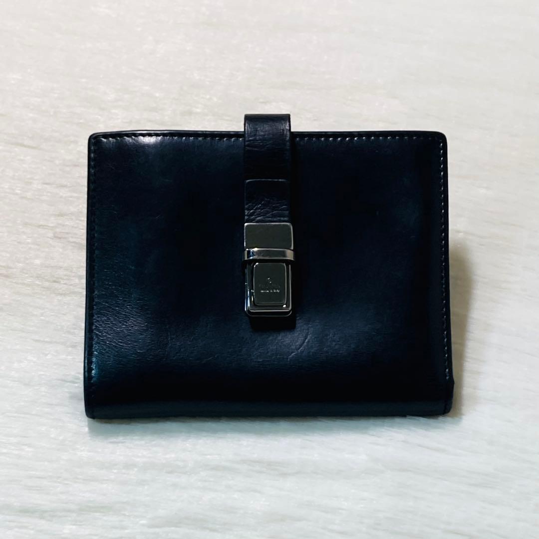 早い者勝ち　美品　GUCCI グッチ　二つ折り　財布　留め具　レザー　ホック　黒