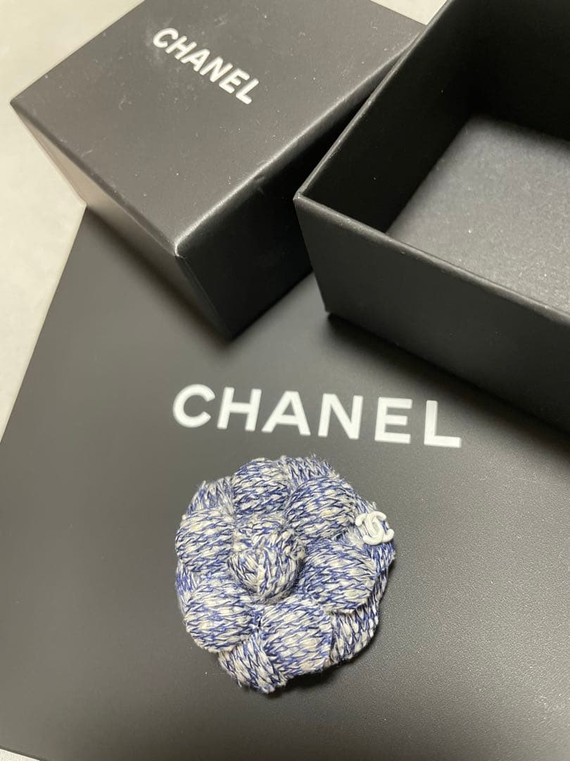 シャネル　ココマークつきカメリア　ブローチ15P まりころ様♡