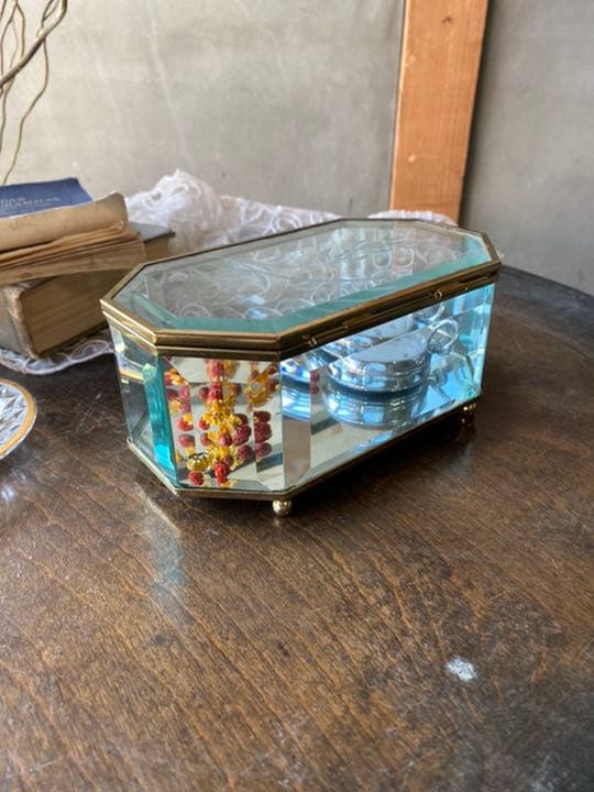 ビンテージ  ガラスのジュエリーケース  大