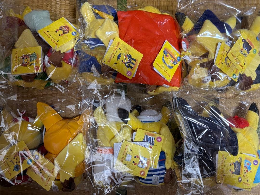 ポケモン ピカチュウ ぬいぐるみ マンスリーピカチュウ 12個 タグ付き