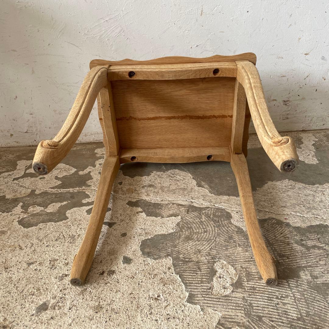 ビンテージ　サイドテーブル 花台 ベッドサイドテーブル　小　猫脚　剥離