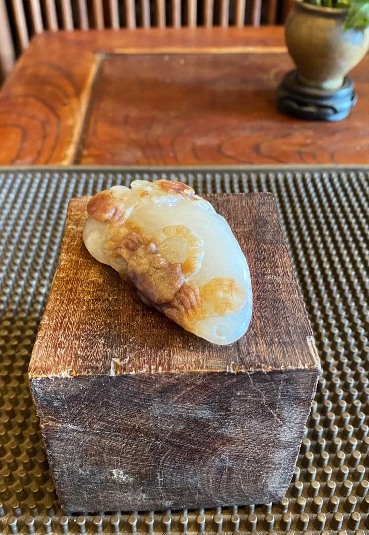 古和田玉　蟹と子孫・銭　吉祥彫刻　細密細工 天然素材　ヴィンテージレア 台湾茶器