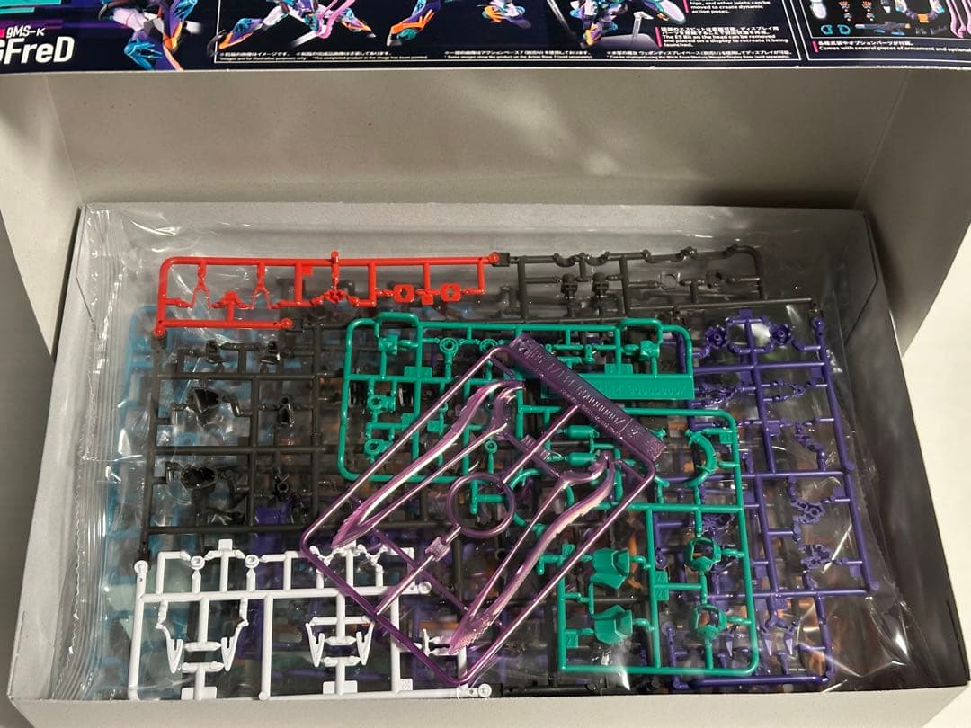 新品HG 白いガンダム　赤いガンダム　ジフレド　３点セット