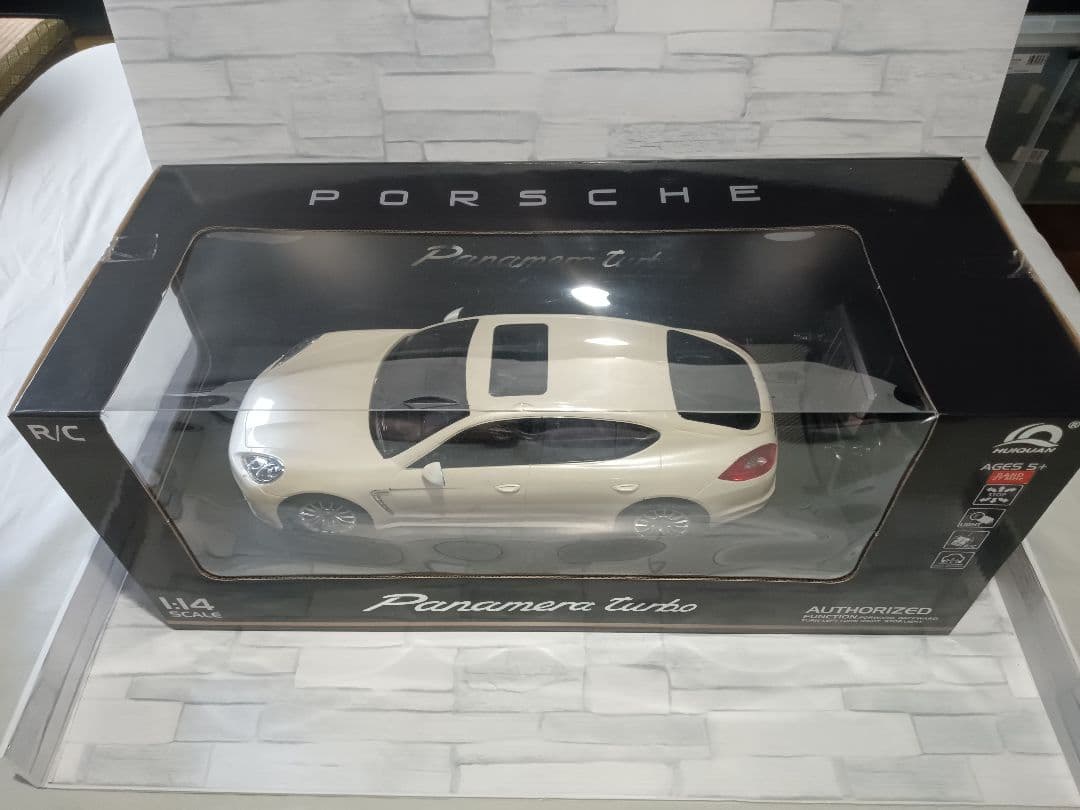1/14 R/C　ポルシェ　パナメーラ　ターボ　ディーラー品　ミニカー　ホワイト