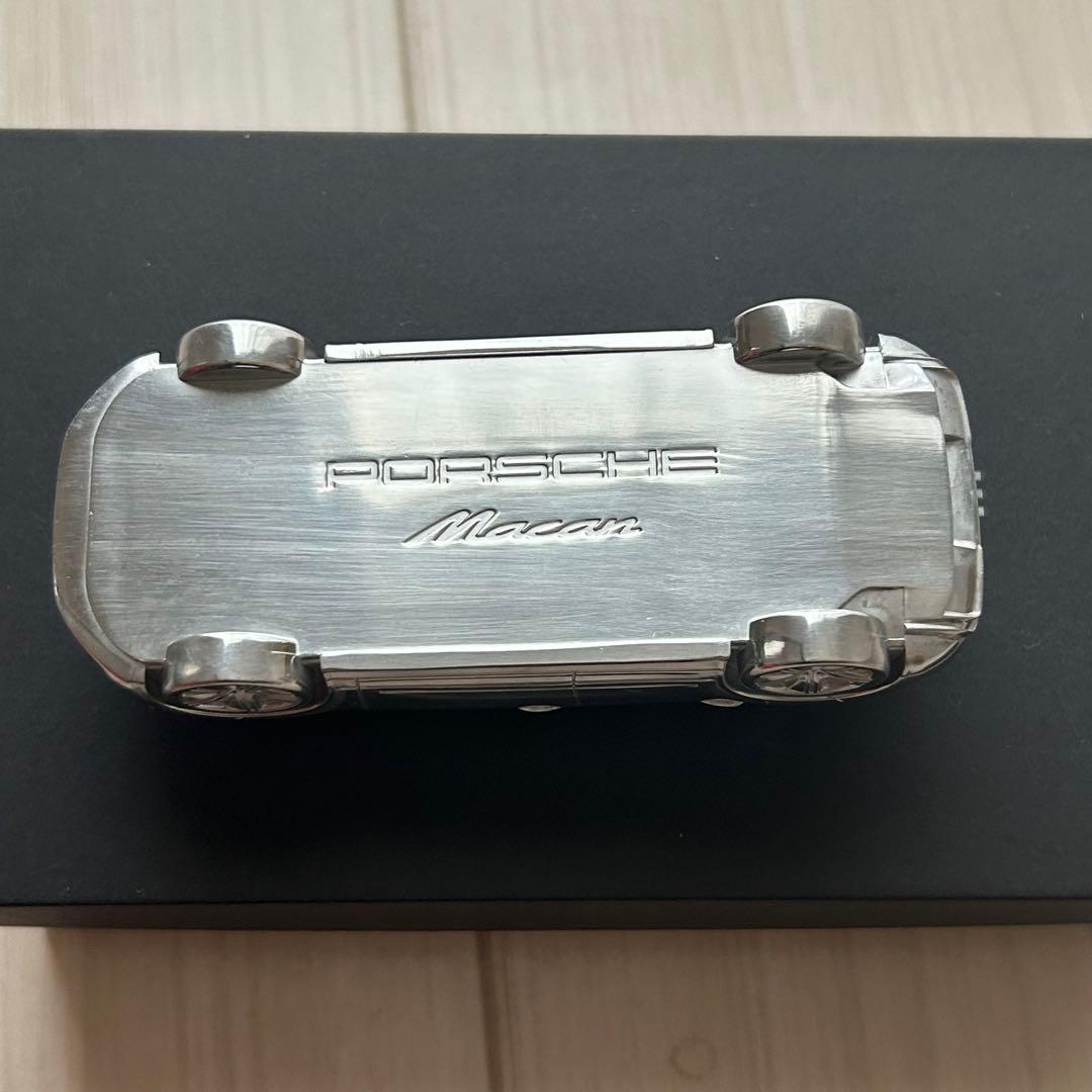 【非売品】ポルシェ マカン　ペーパーウェイト ミニカー　メタル製