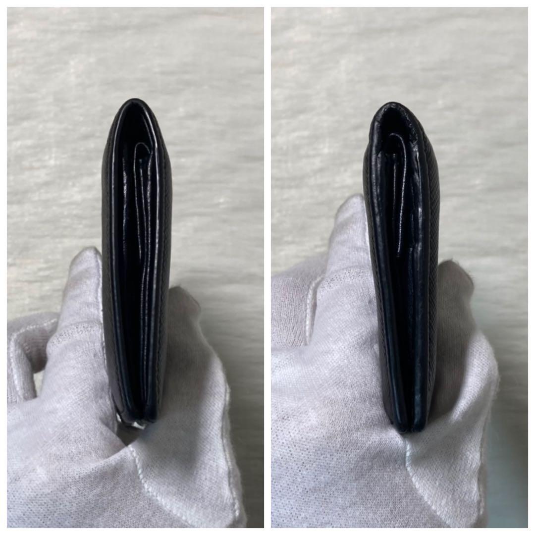 希少 お買い得　PRADA プラダ　二つ折り　シルバー金具　三角ロゴ　黒　レザー