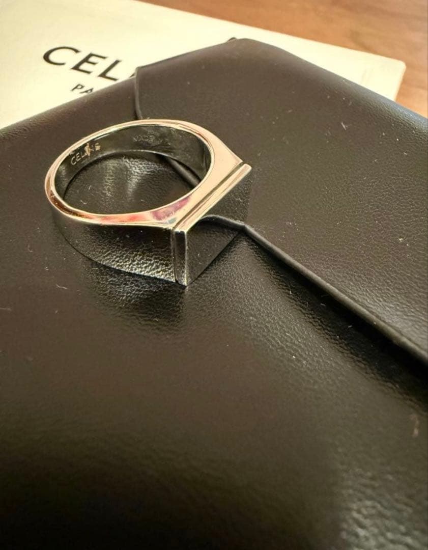 CELINE ブラックレザーリングケース付きリング
