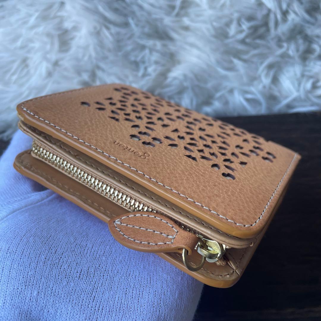 【極美品】ゲンテン フラッターカットワーク 二つ折り財布 ヌメベージュ
