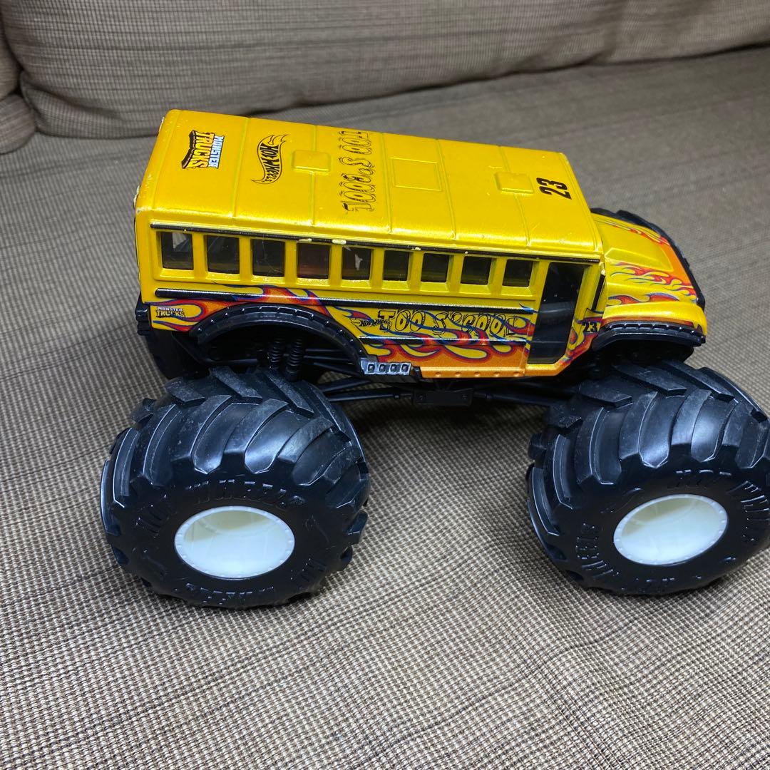 ホットウィール　モンスタートラック 23番 炎デザイン