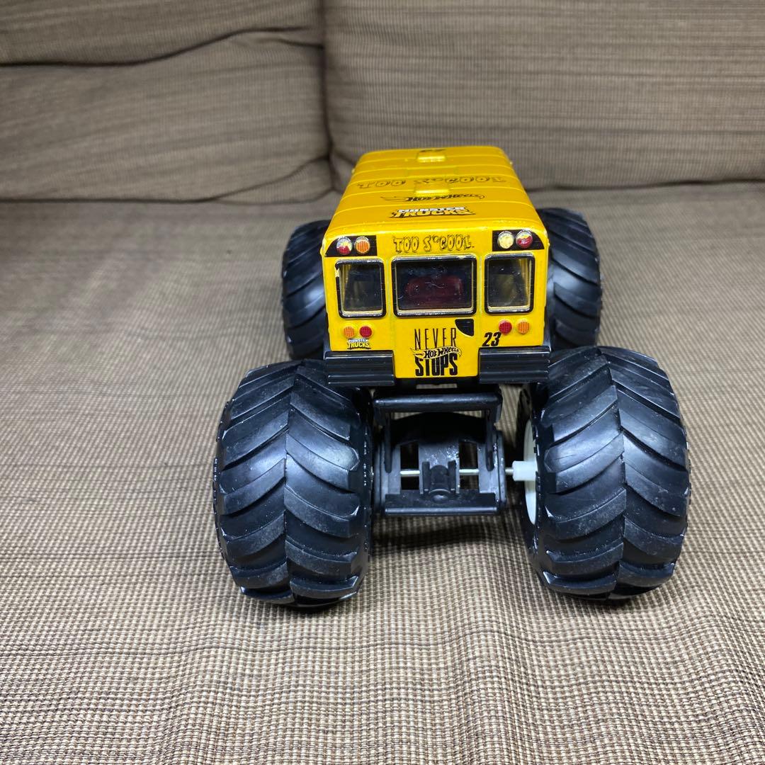 ホットウィール　モンスタートラック 23番 炎デザイン