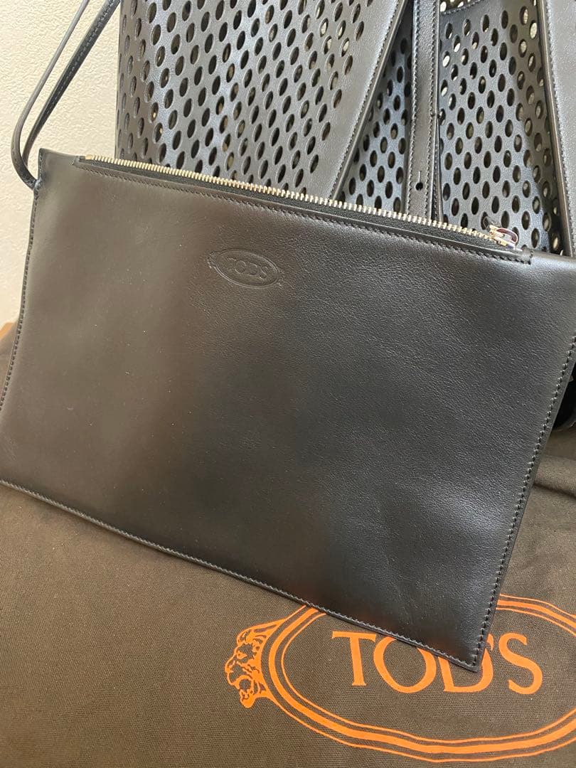 トッズ　ティータイムレス　T Timeless ハンドバッグ M 黒色　美品