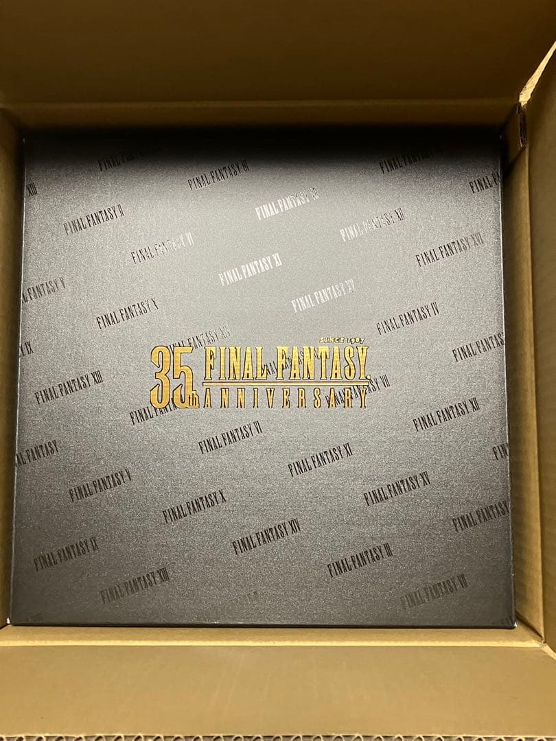 ファイナルファンタジー　35周年　ユニクロ　コンプリートBOX Mサイズ
