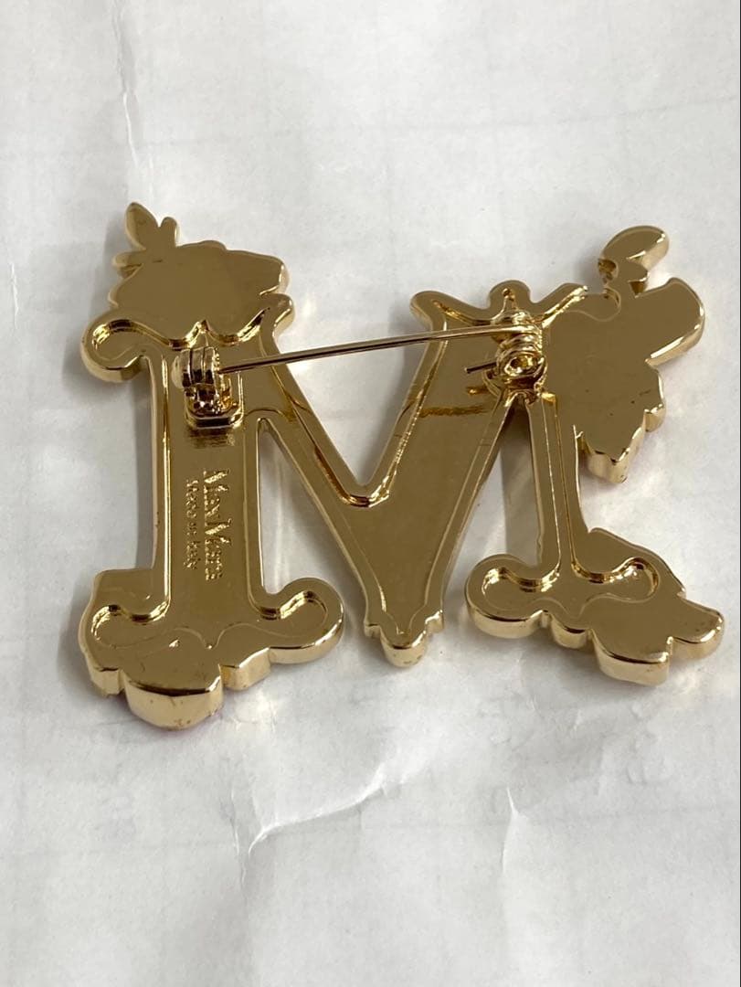 訳あり　Max Mara 2025新作定番Mロゴをフローラルディテール　ブローチ