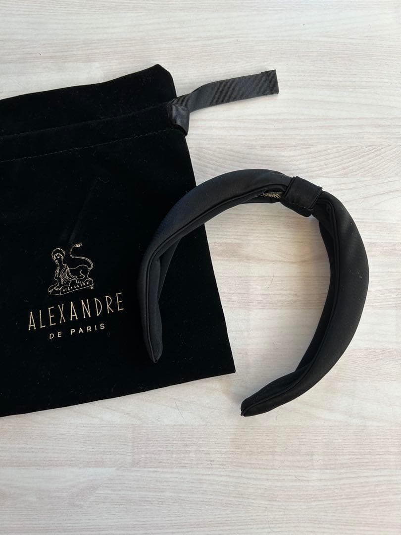 数回のみの使用✷アレクサンドルドゥパリ サテン カチューシャ