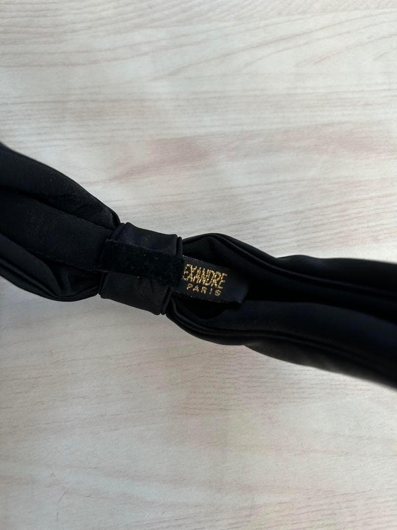 数回のみの使用✷アレクサンドルドゥパリ サテン カチューシャ