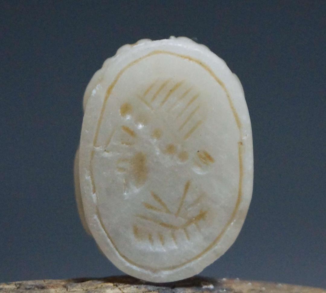 古代エジプトスカラベ(フンコロガシ)刻『人物像』メノウ瑪瑙印章