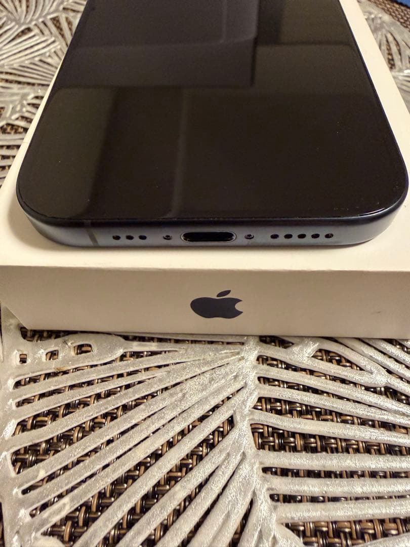 Apple iPhone 15 Pro ブルーチタニウム