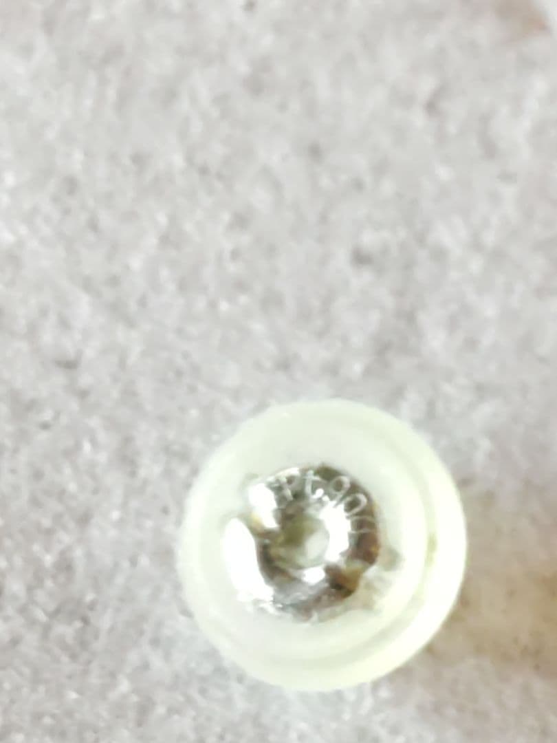 天然一粒ダイアモンドピアス0,3カラット（0,15カラットが2個）プラチナ900