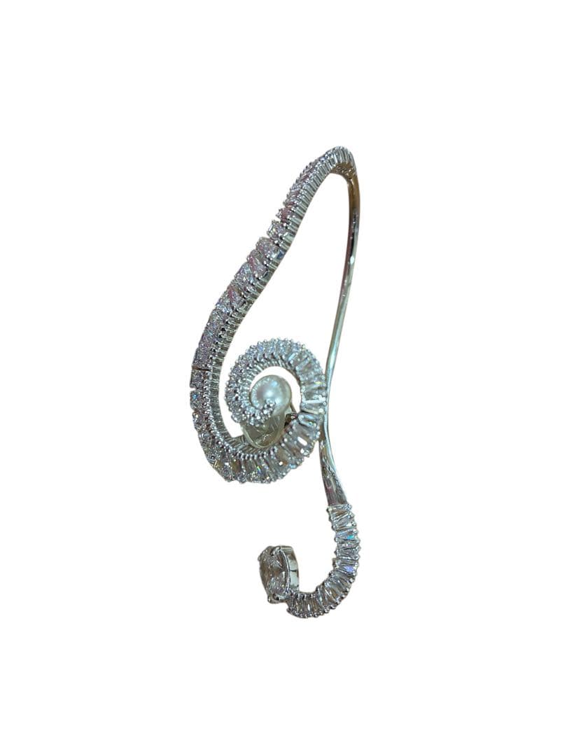 Ariana Grande スワロフスキー 音符　イヤーカフ　未使用