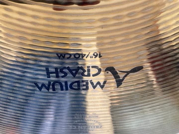 A Zildjian Medium Crash 16”