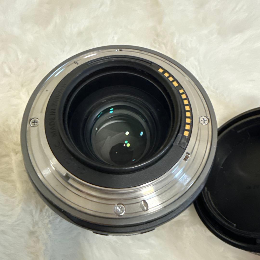 Canon RF 35mm F1.8 MACRO IS STM レンズ