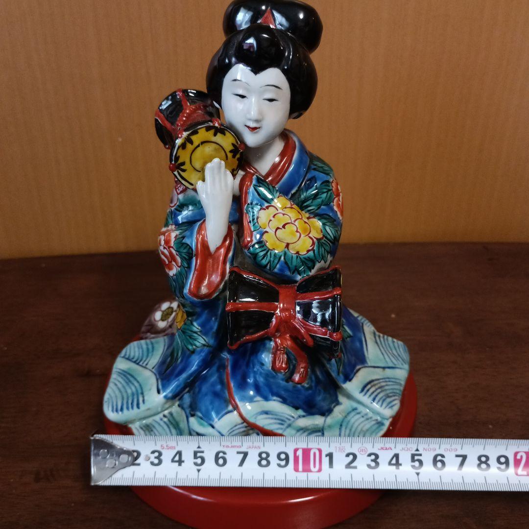 鼓を打つ舞妓さん　九谷焼　陶磁器 置物