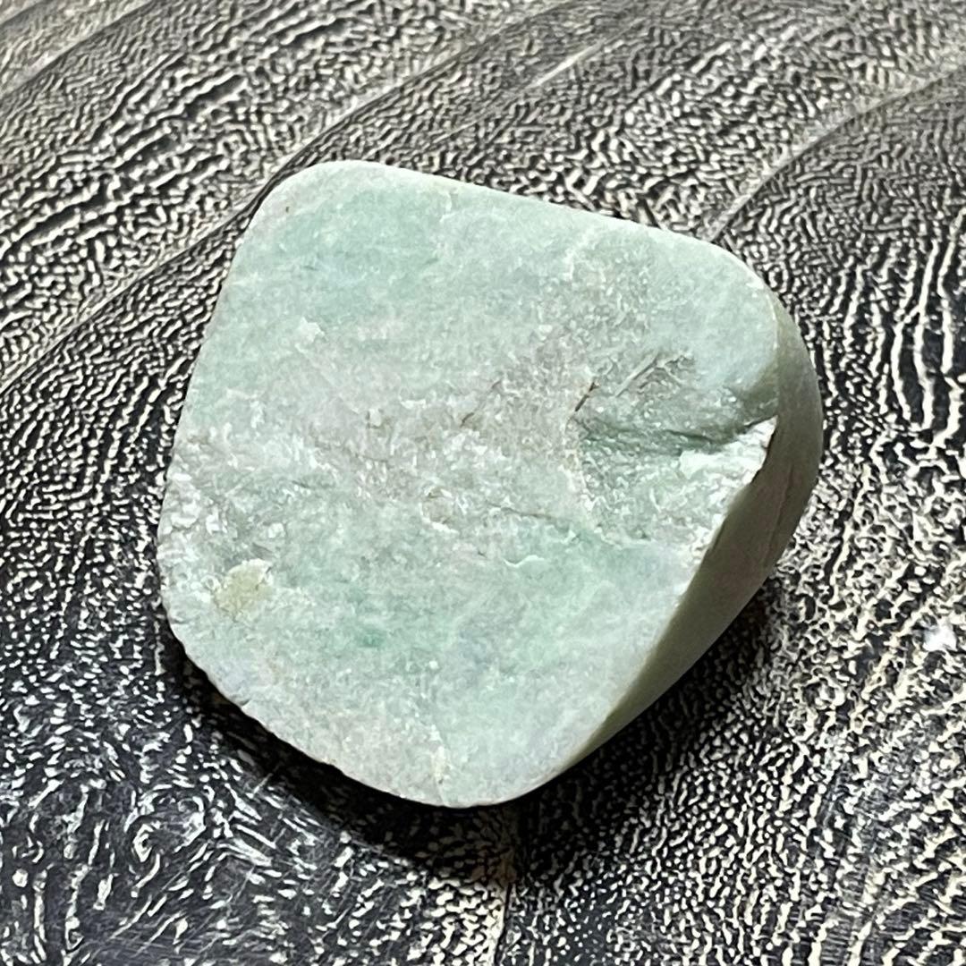 国産　糸魚川翡翠 翡翠 58.4ｇ 原石 ヒスイ ひすい 糸魚川翡翠