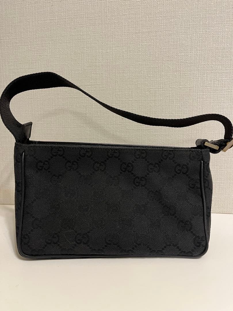 GUCCI ブラック　アクセサリーバック