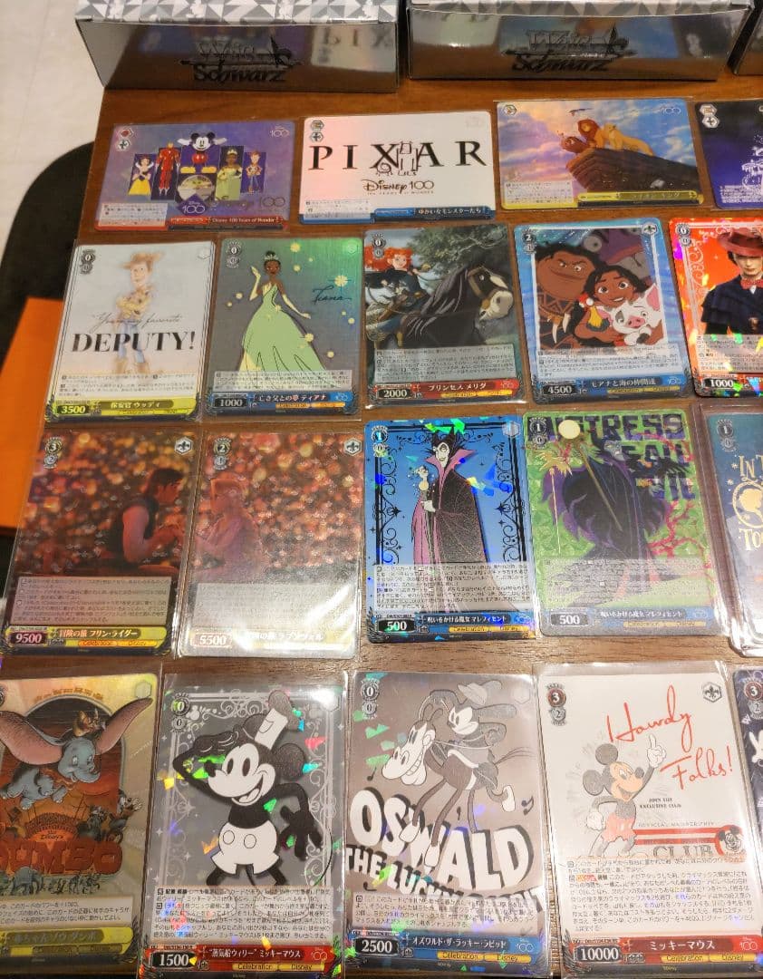 ディズニー100、カード・ヴァイスシュヴァルツ、約８００枚まとめ売り　美品