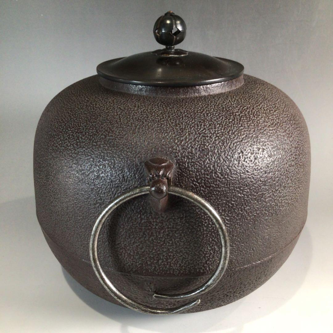 Ｐ２３３　茶釜　『人間国宝　高橋敬典造』『丸釜』　共箱　茶道具