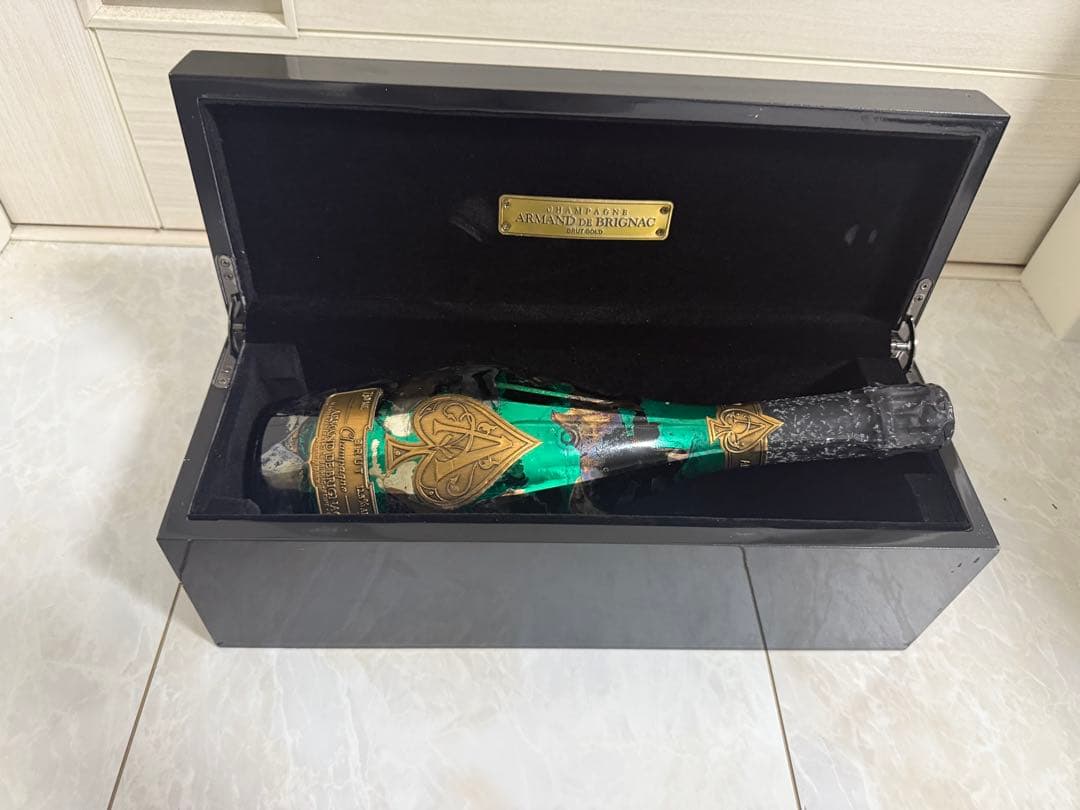 アルマンドグリーン　未開封　剥がれあり