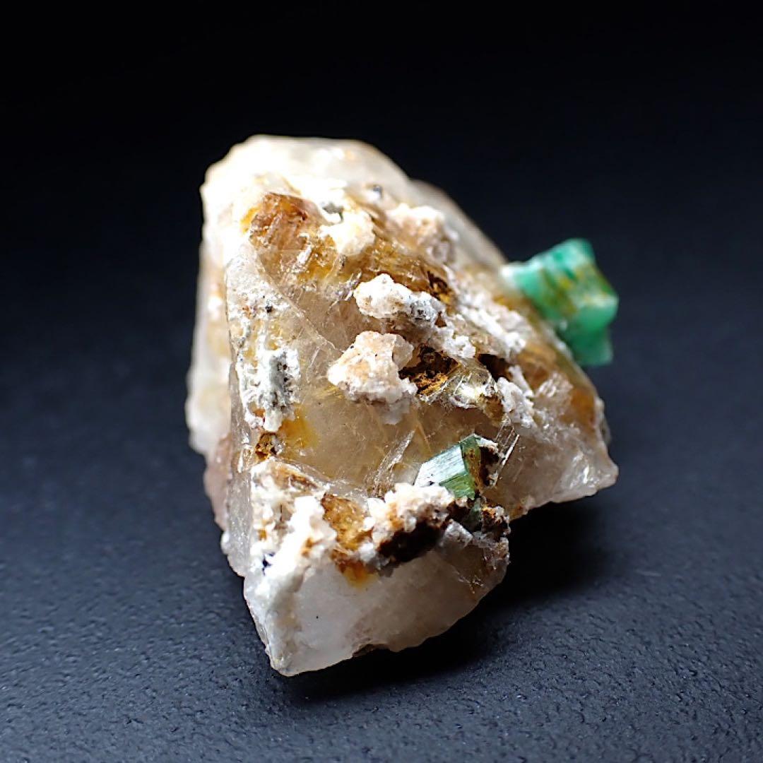 【アフガニスタン/パンジシール産】エメラルド原石