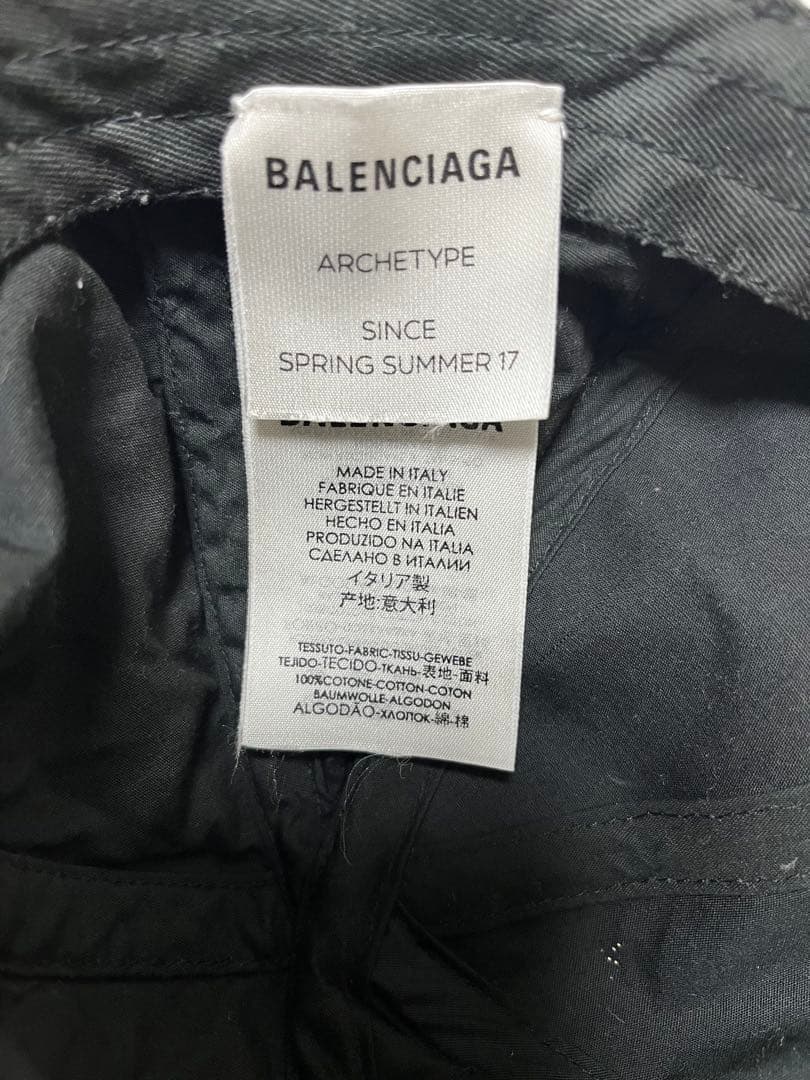 BALENCIAGA ブラックキャップ