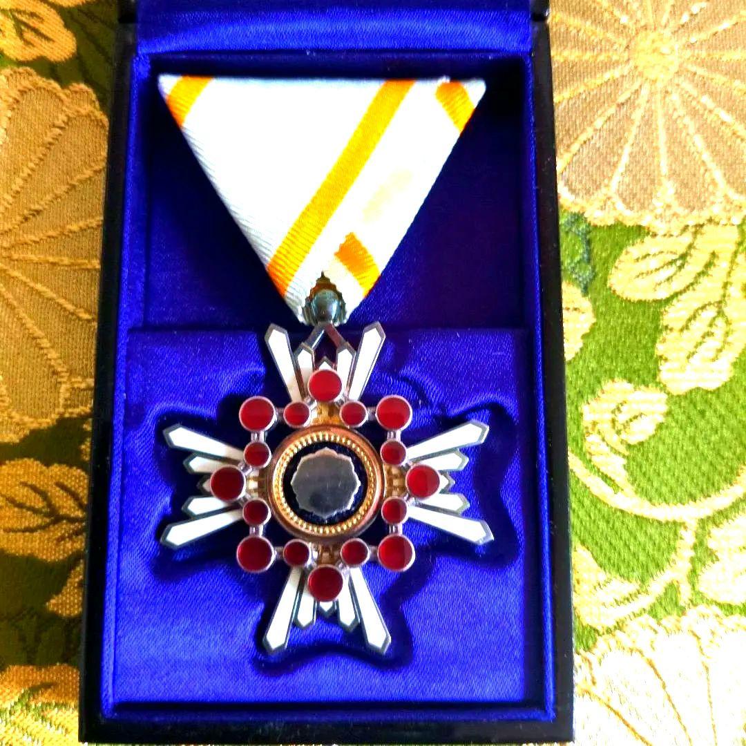 【美品】勲五等瑞宝章 塗共箱付き