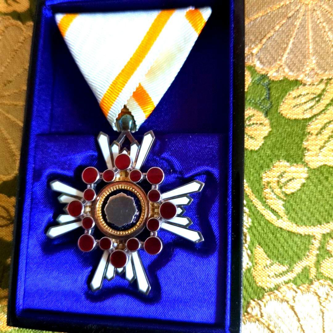 【美品】勲五等瑞宝章 塗共箱付き