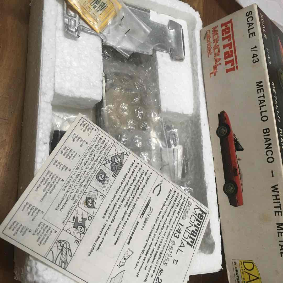 ミニカー Ferrari MONDIAL T  D.A.M models