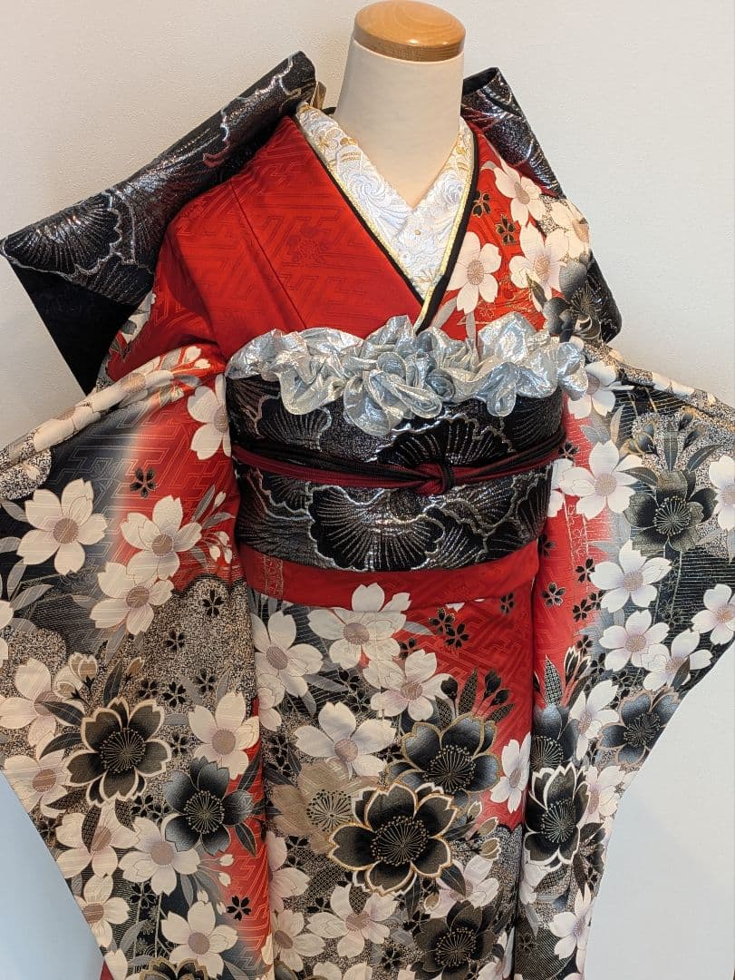 振袖フルセット 身丈162裄65.5 豪華振袖 金彩 赤 黒 逸品 成人式