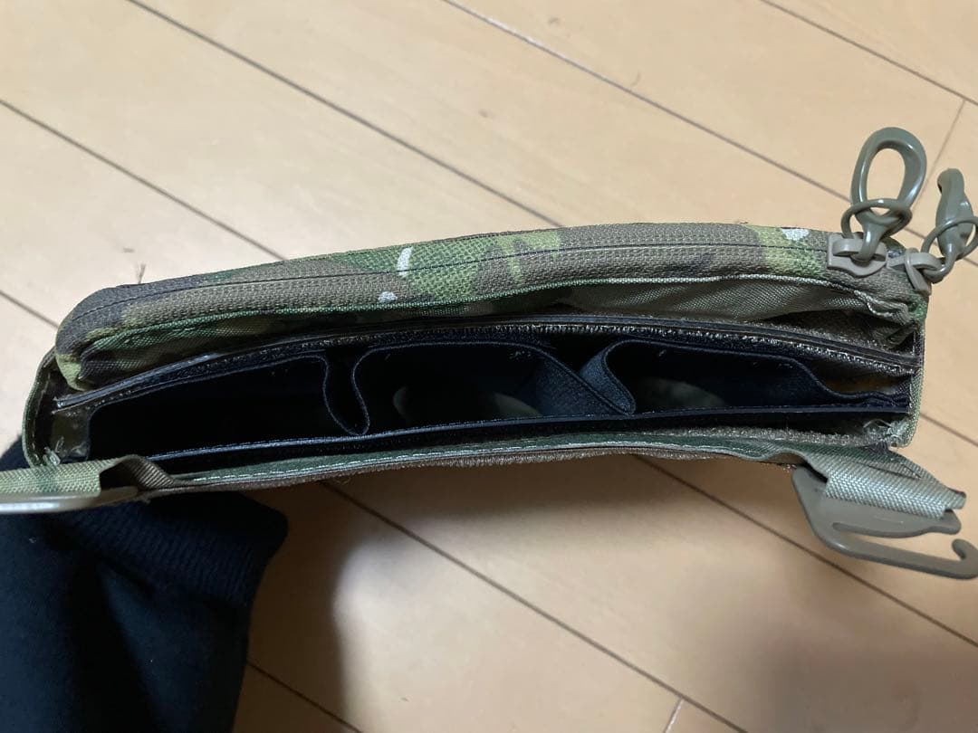 ferro concepts タイプ　フロントフラップ