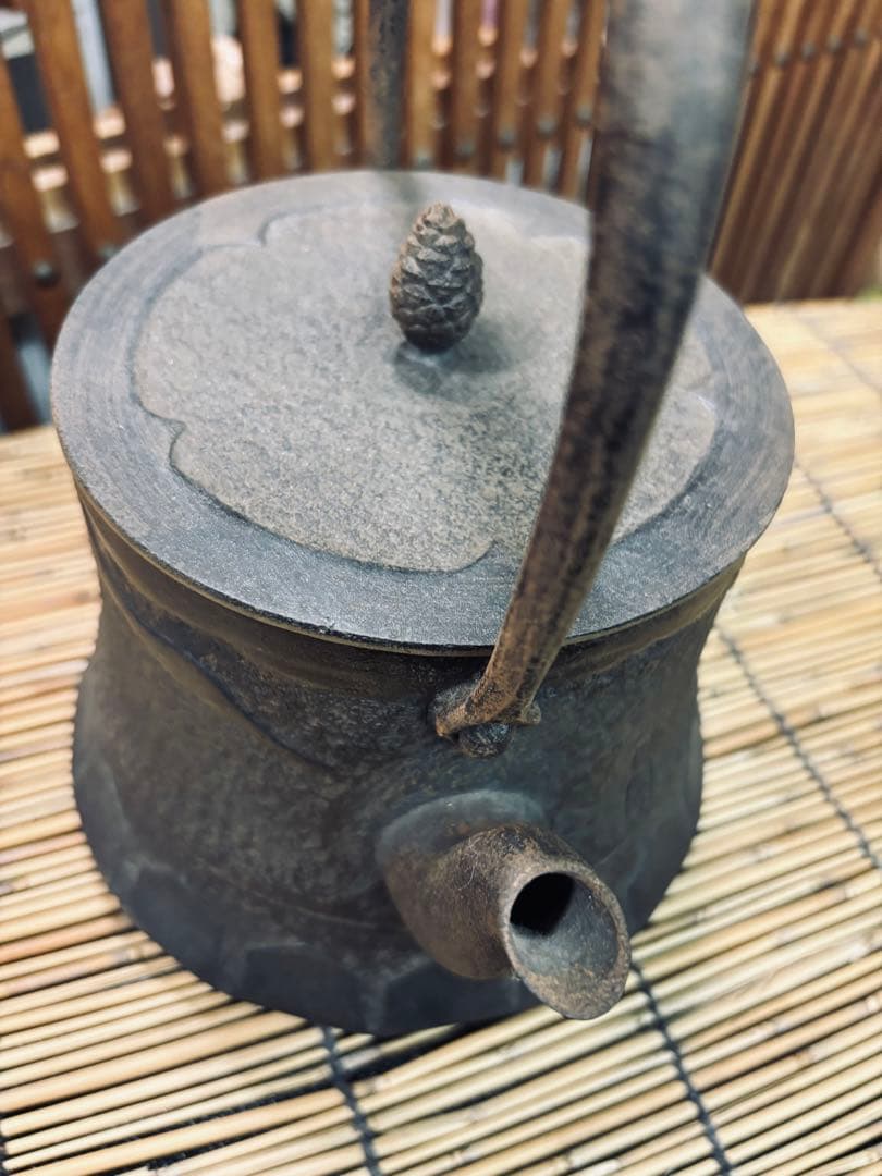 ＡＴー９５ 20万円物 最高品の 南部鉄瓶 鶴亀 メチャ安大安売り