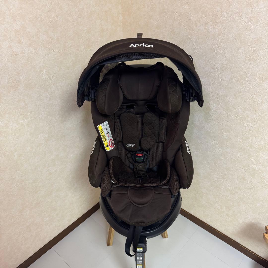 アップリカ フラディアグロウ ISOFIX ブラウン　チャイルドシート