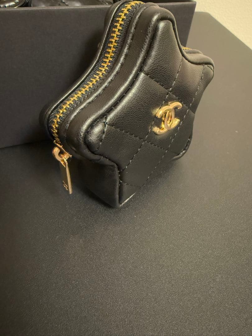 CHANEL ショルダーバッグ ブラックレザー ケース ノベルティ