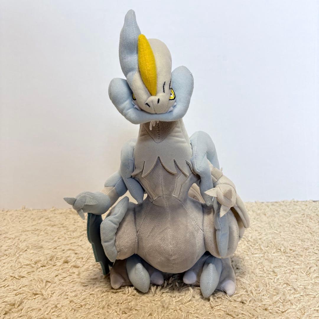 キュレム　ぬいぐるみ　ホワイトキュレム　ブラックキュレム　タカラトミー　TOMI