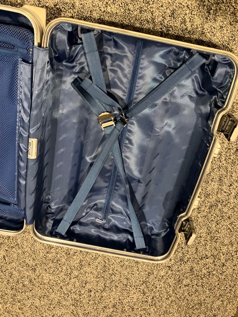 RIMOWAリモワトパーズ35リットルused二輪ジュラルミン