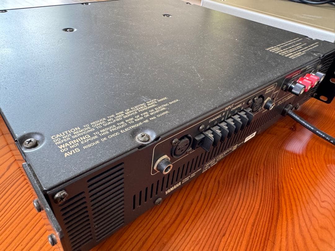 YAMAHA P800 パワーアンプ